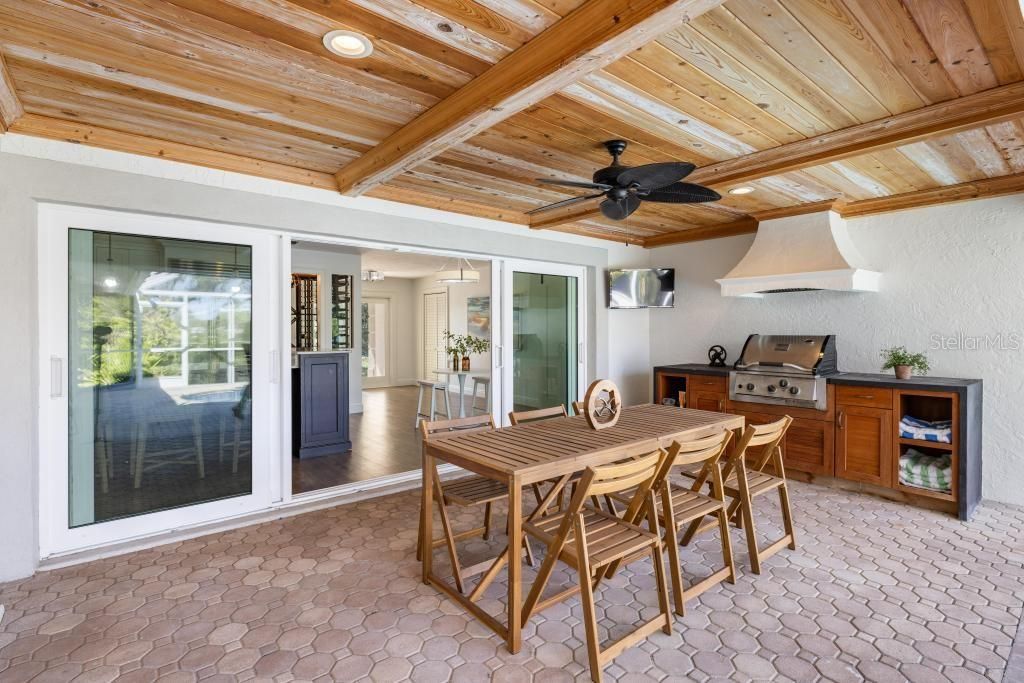 For Sale: $1,200,000 (3 beds, 3 baths, 2403 Square Feet)