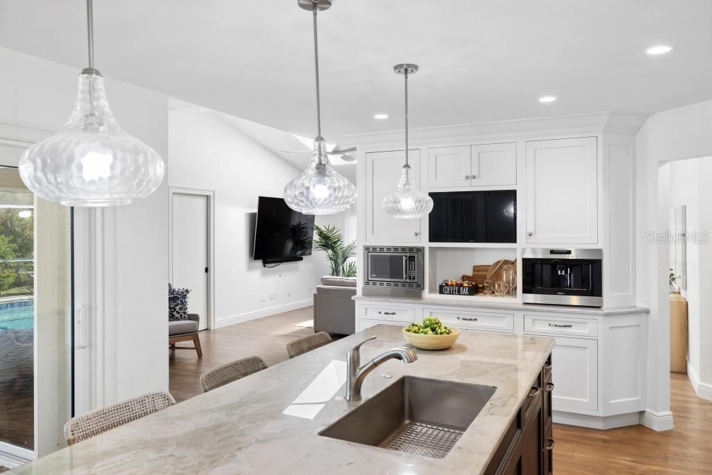 For Sale: $1,200,000 (3 beds, 3 baths, 2403 Square Feet)