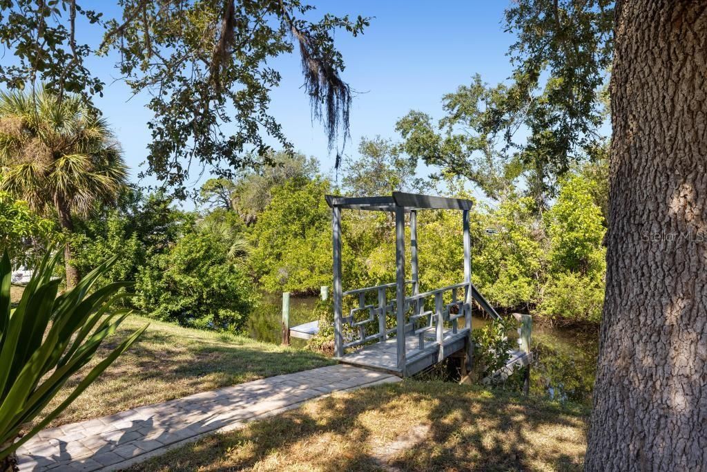 For Sale: $1,200,000 (3 beds, 3 baths, 2403 Square Feet)