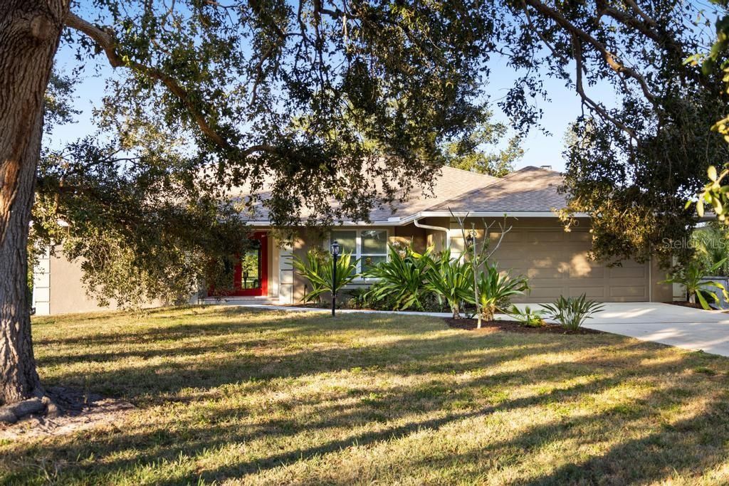 For Sale: $1,200,000 (3 beds, 3 baths, 2403 Square Feet)