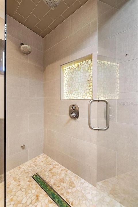 For Sale: $1,200,000 (3 beds, 3 baths, 2403 Square Feet)