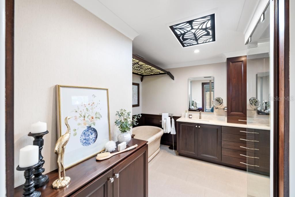 For Sale: $1,200,000 (3 beds, 3 baths, 2403 Square Feet)