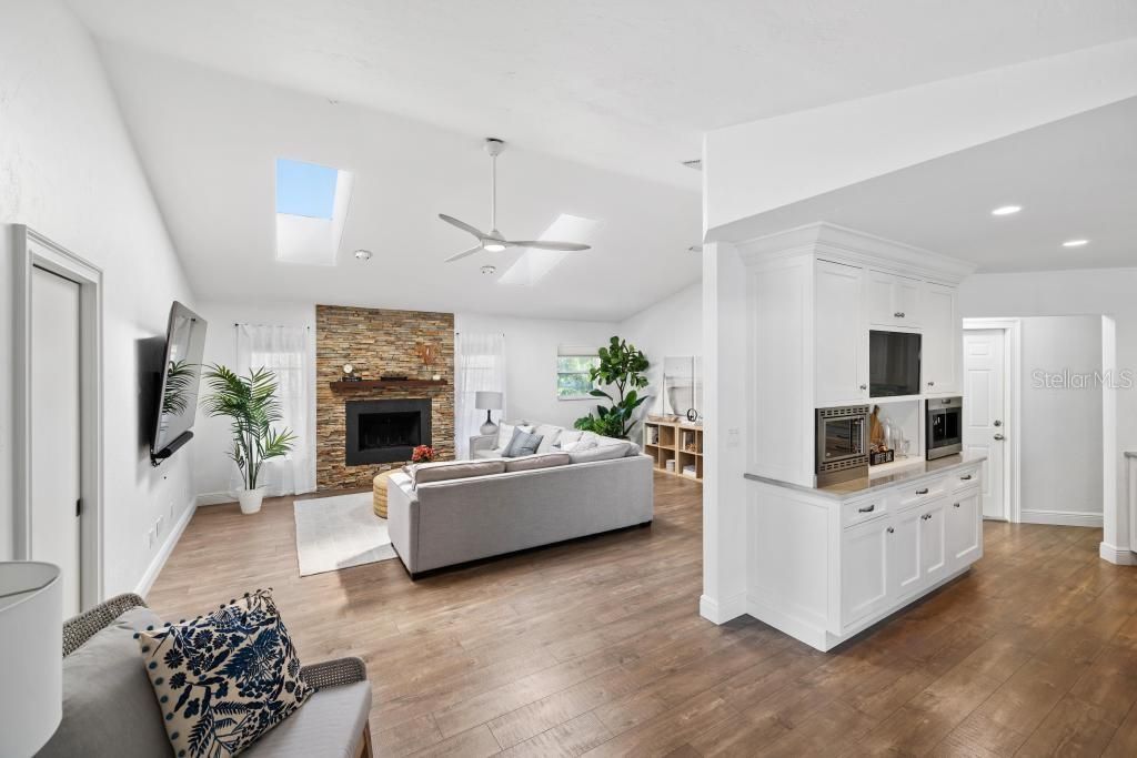 For Sale: $1,200,000 (3 beds, 3 baths, 2403 Square Feet)