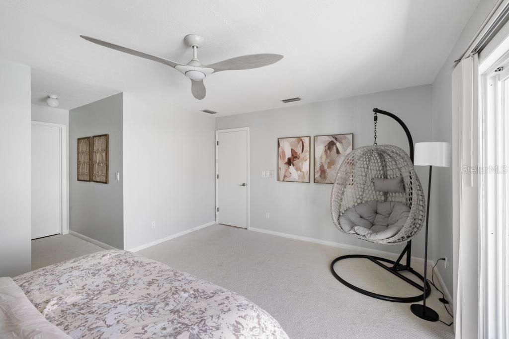 For Sale: $1,200,000 (3 beds, 3 baths, 2403 Square Feet)