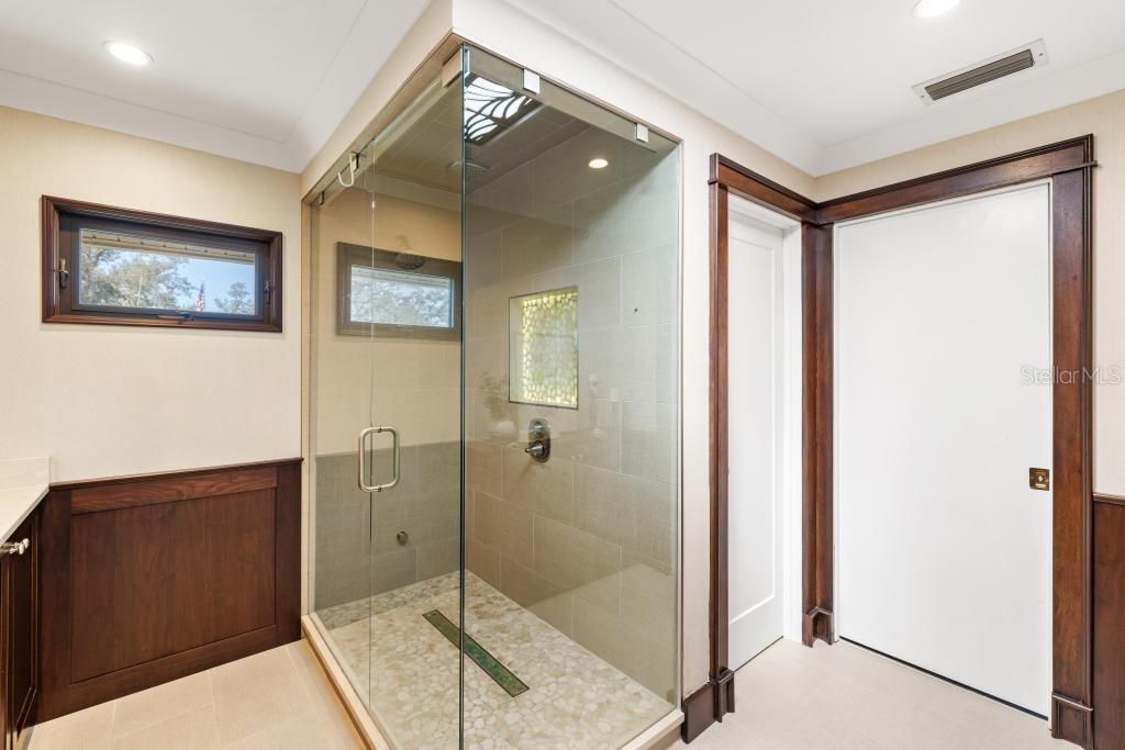 For Sale: $1,200,000 (3 beds, 3 baths, 2403 Square Feet)