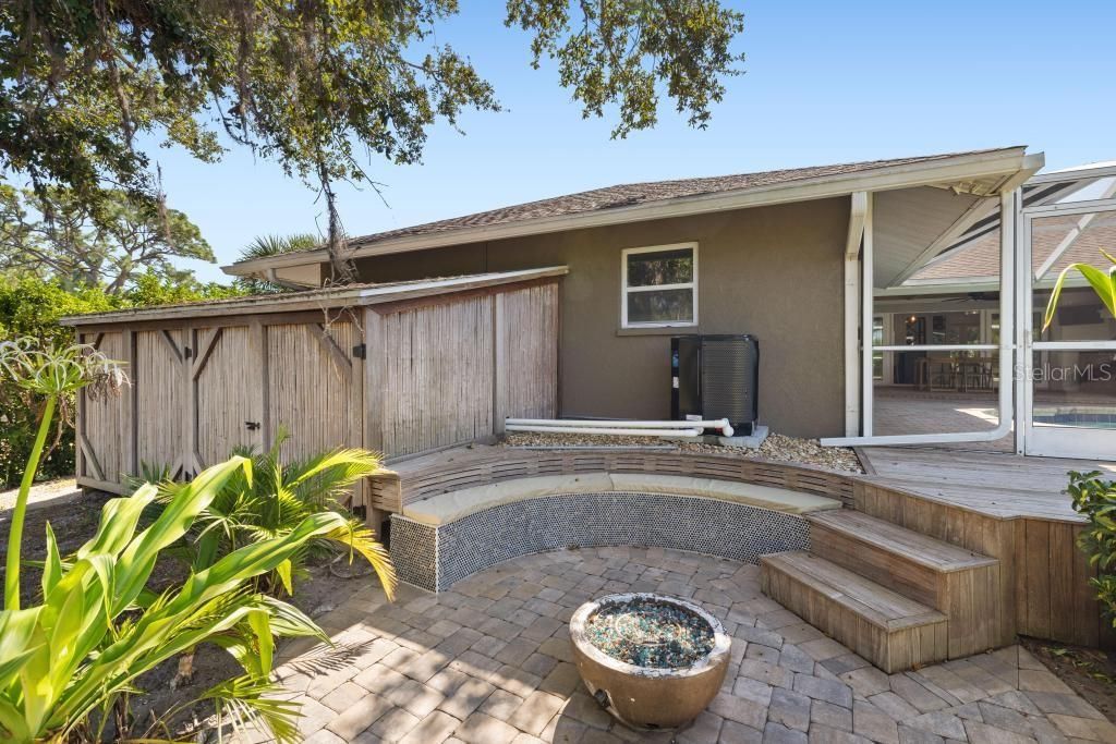 For Sale: $1,200,000 (3 beds, 3 baths, 2403 Square Feet)