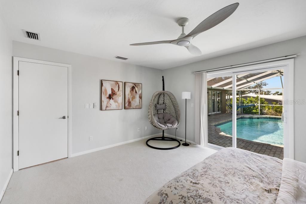 For Sale: $1,200,000 (3 beds, 3 baths, 2403 Square Feet)