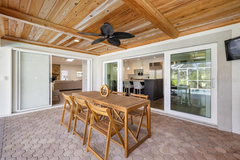 For Sale: $1,200,000 (3 beds, 3 baths, 2403 Square Feet)