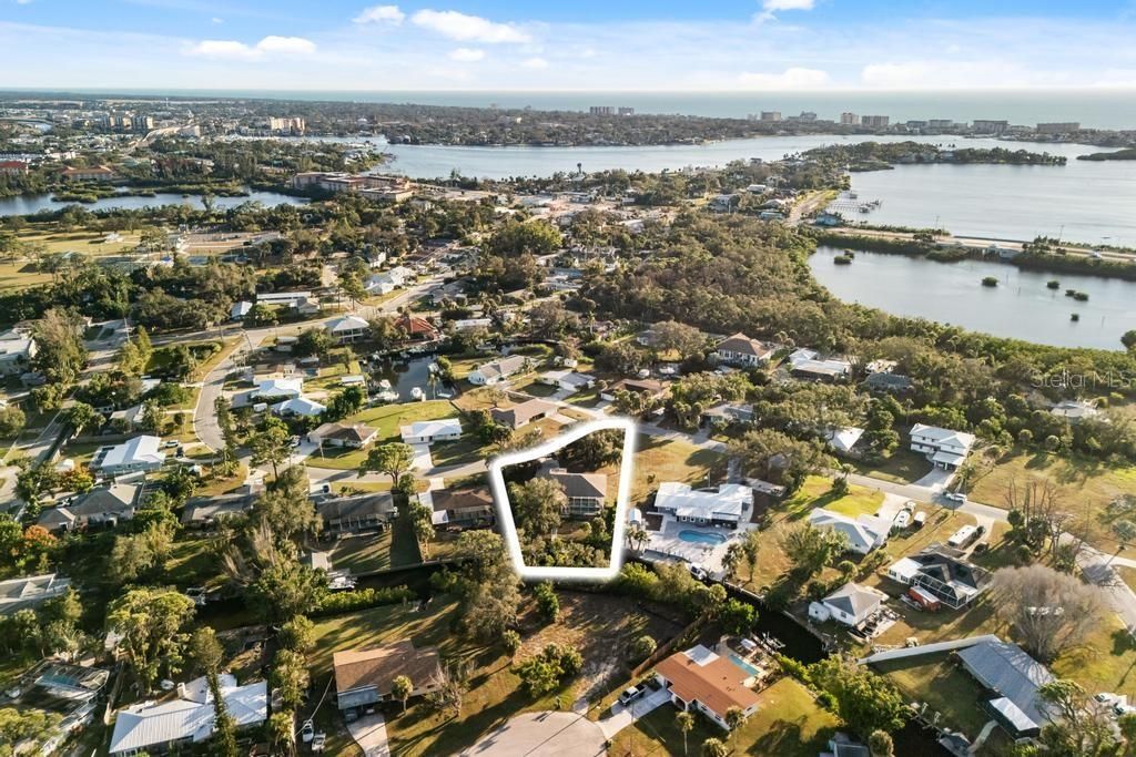 For Sale: $1,200,000 (3 beds, 3 baths, 2403 Square Feet)