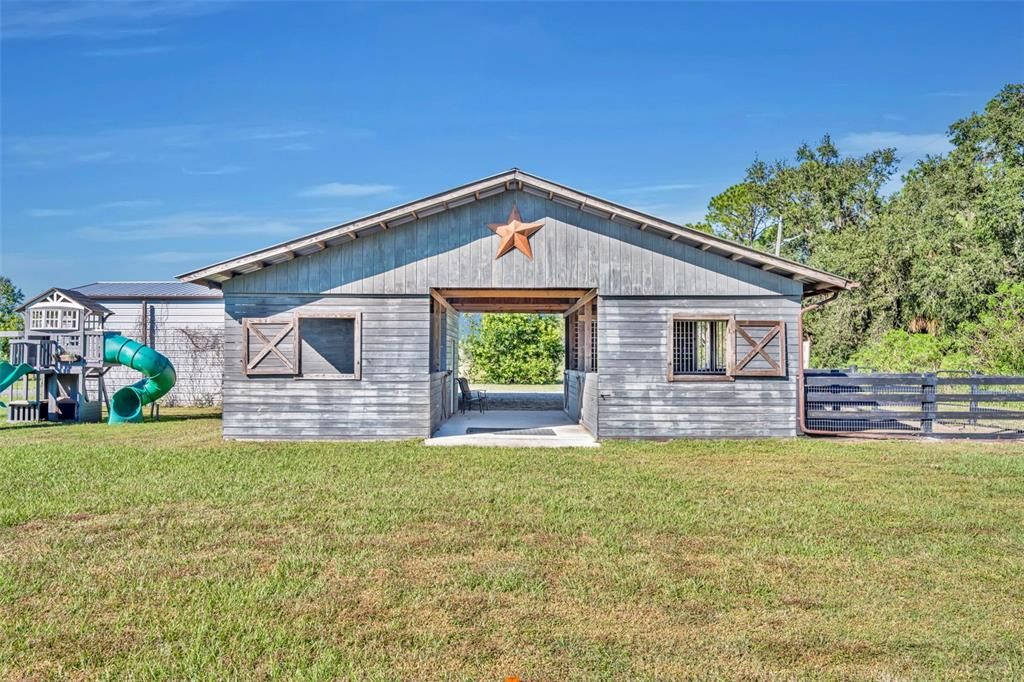 Active With Contract: $2,950,000 (3 beds, 2 baths, 2200 Square Feet)