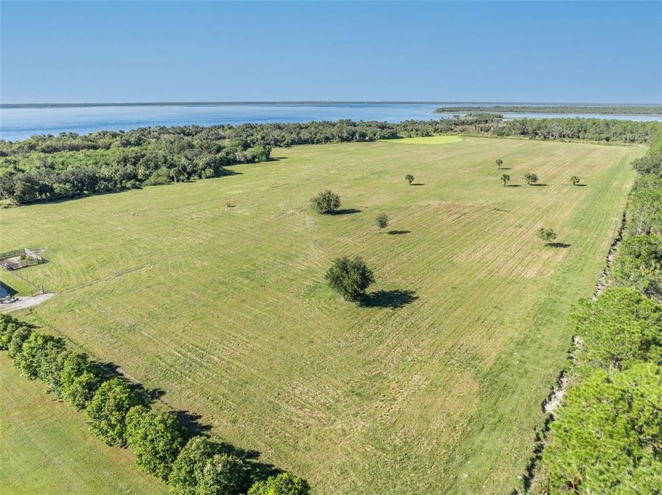 Active With Contract: $2,950,000 (3 beds, 2 baths, 2200 Square Feet)