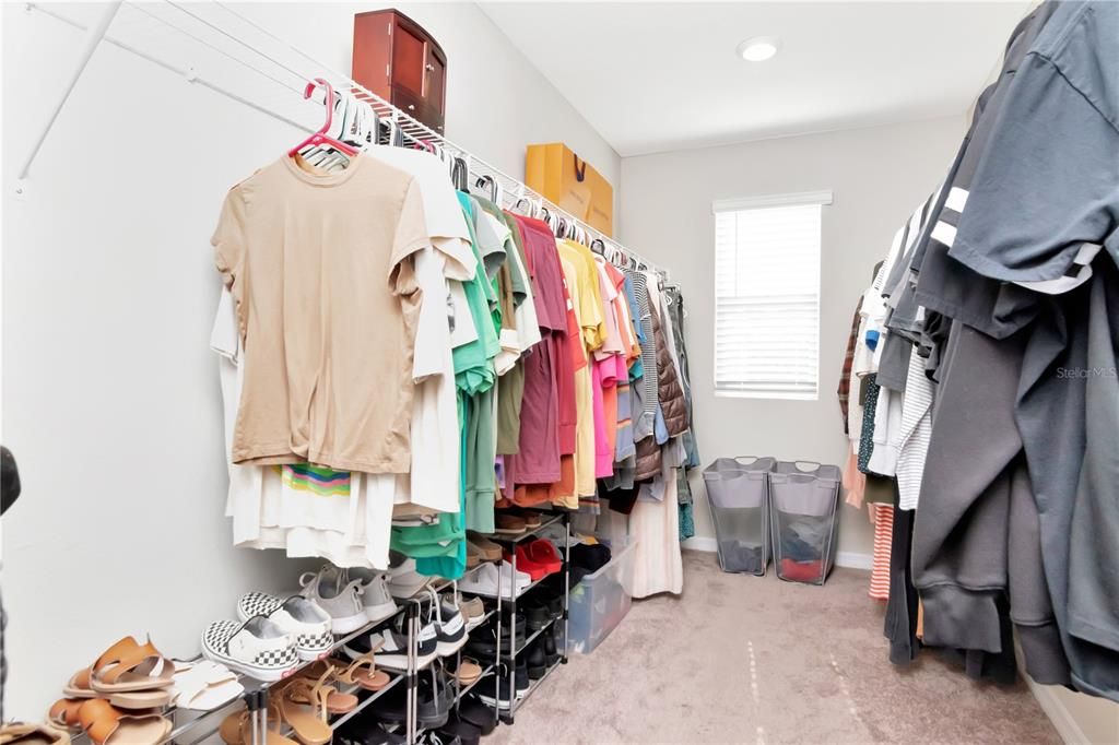 For Sale: $465,000 (5 beds, 3 baths, 2517 Square Feet)