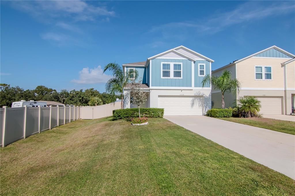 For Sale: $465,000 (5 beds, 3 baths, 2517 Square Feet)