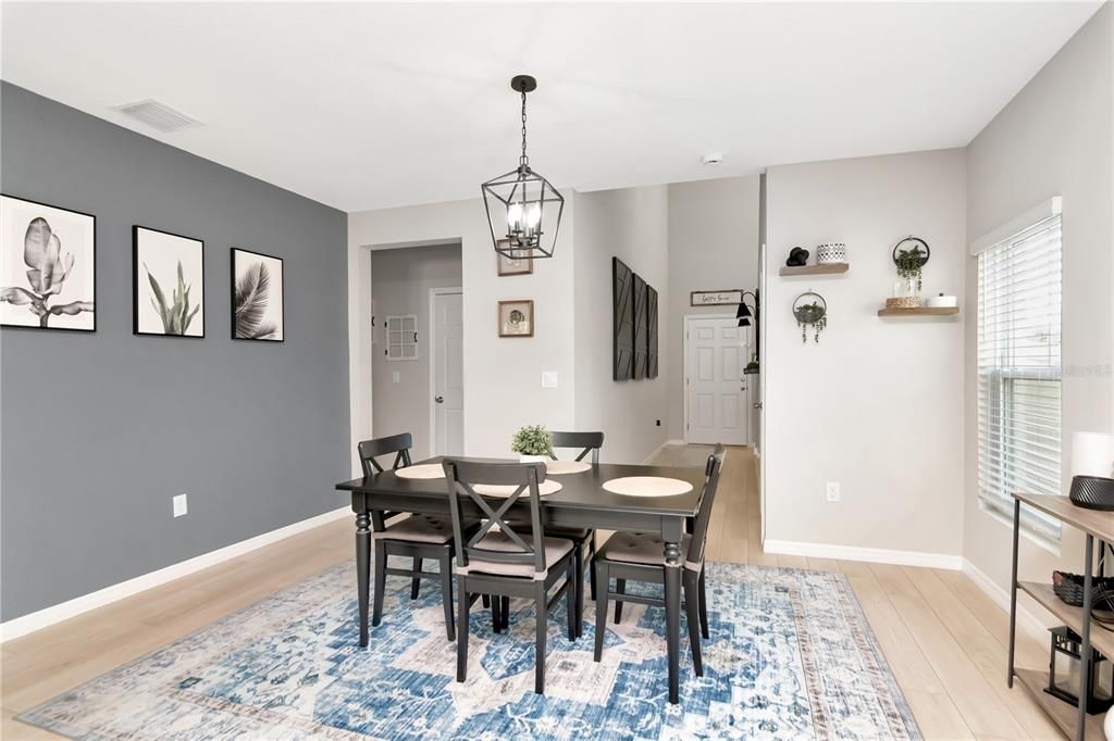 For Sale: $465,000 (5 beds, 3 baths, 2517 Square Feet)