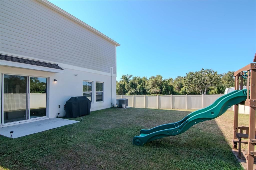 For Sale: $465,000 (5 beds, 3 baths, 2517 Square Feet)