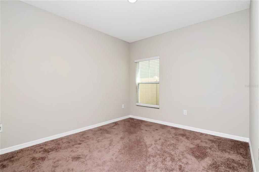 For Sale: $465,000 (5 beds, 3 baths, 2517 Square Feet)