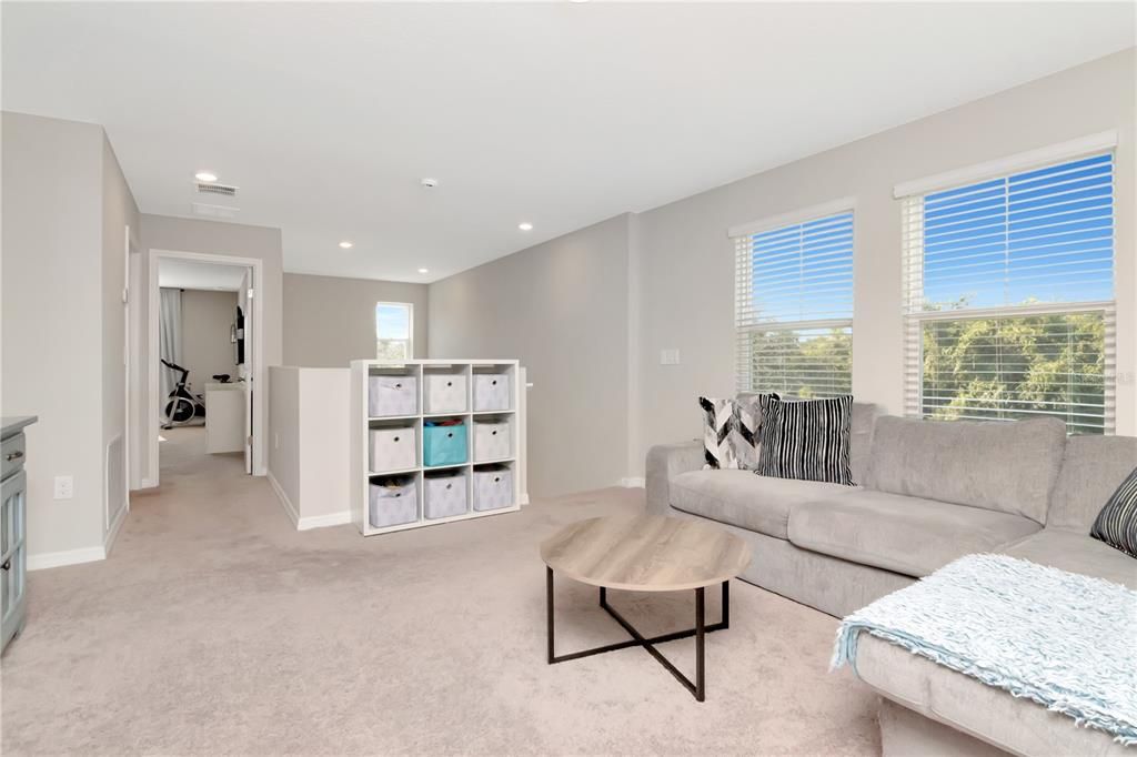 For Sale: $465,000 (5 beds, 3 baths, 2517 Square Feet)