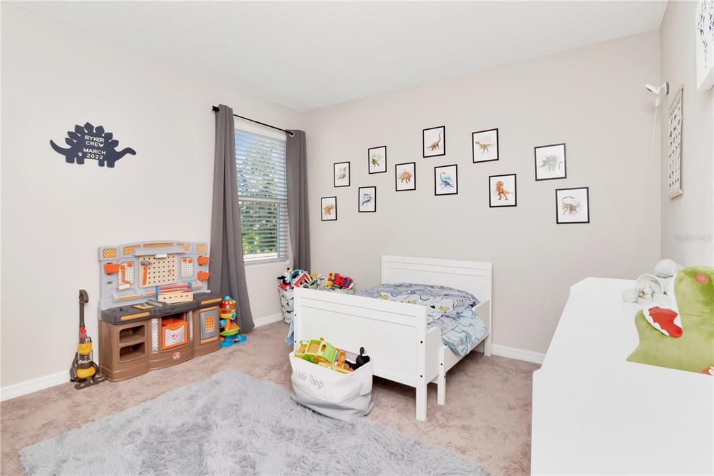 For Sale: $465,000 (5 beds, 3 baths, 2517 Square Feet)