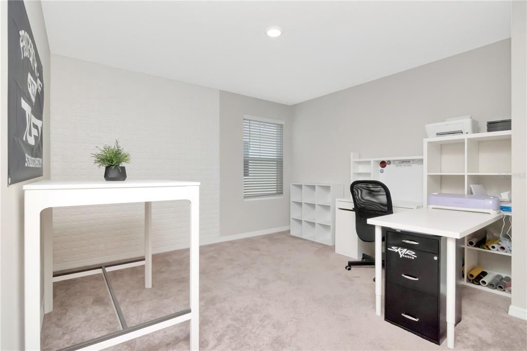 For Sale: $465,000 (5 beds, 3 baths, 2517 Square Feet)