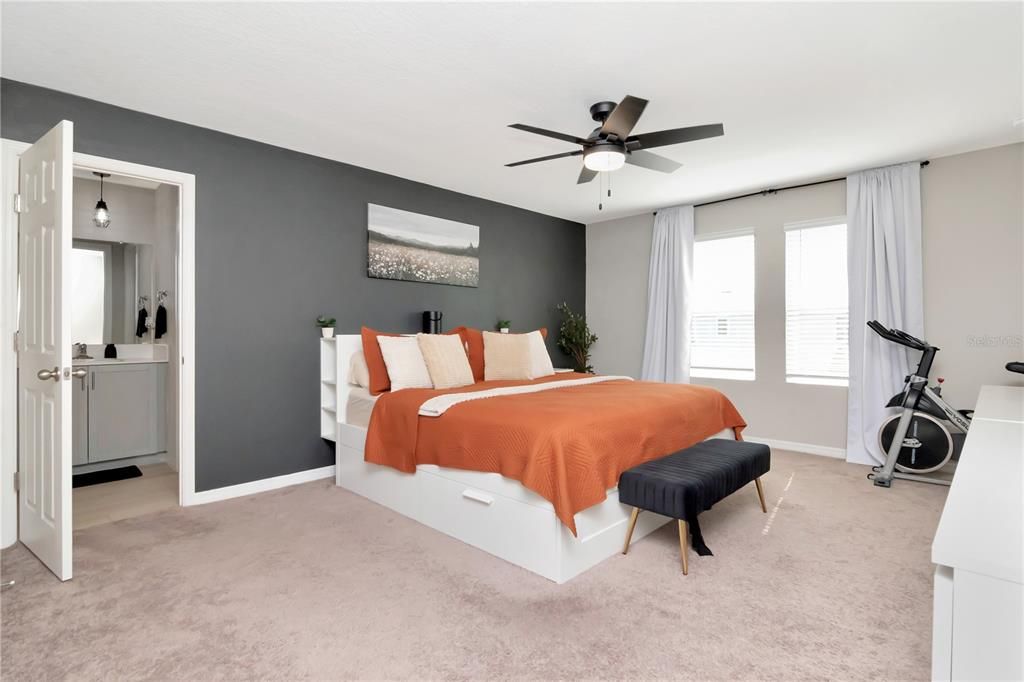 For Sale: $465,000 (5 beds, 3 baths, 2517 Square Feet)