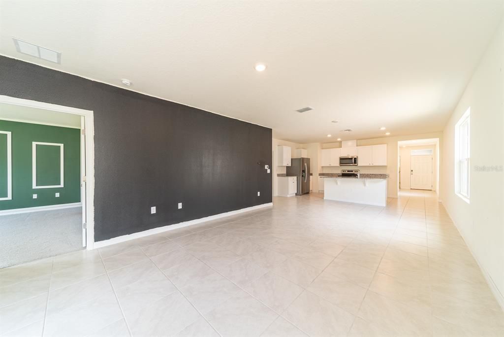 For Sale: $344,997 (3 beds, 2 baths, 1625 Square Feet)