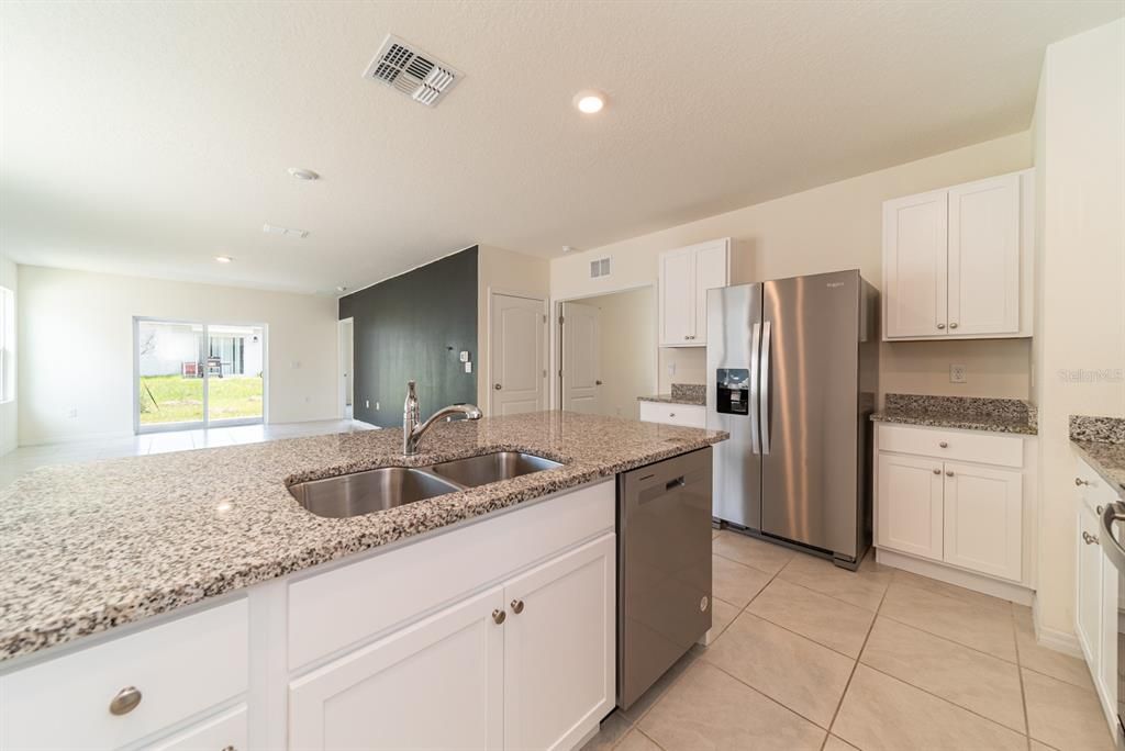 For Sale: $344,997 (3 beds, 2 baths, 1625 Square Feet)