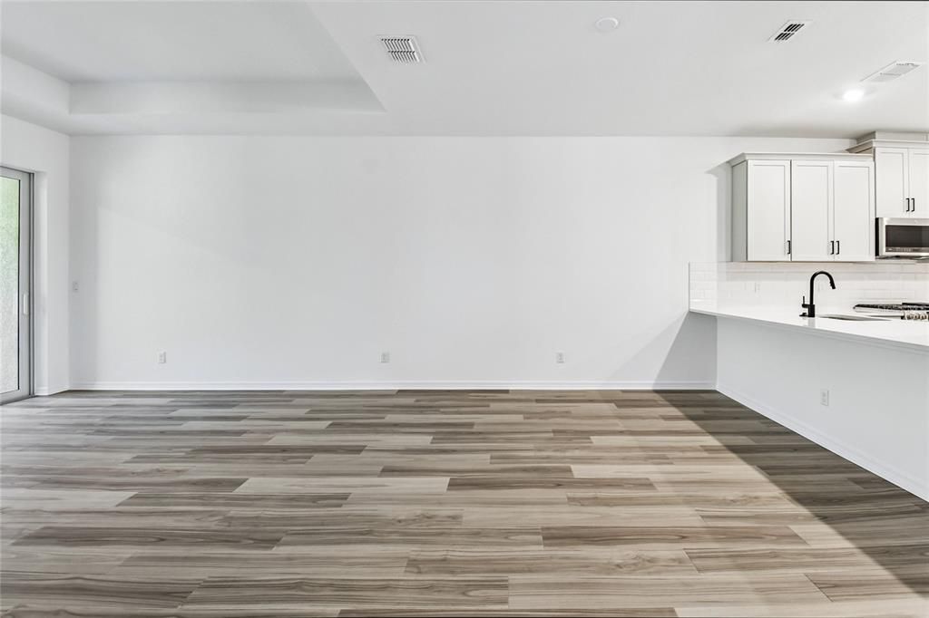 For Sale: $379,999 (2 beds, 2 baths, 1452 Square Feet)