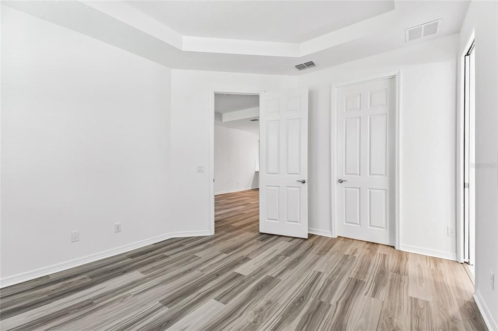 For Sale: $379,999 (2 beds, 2 baths, 1452 Square Feet)