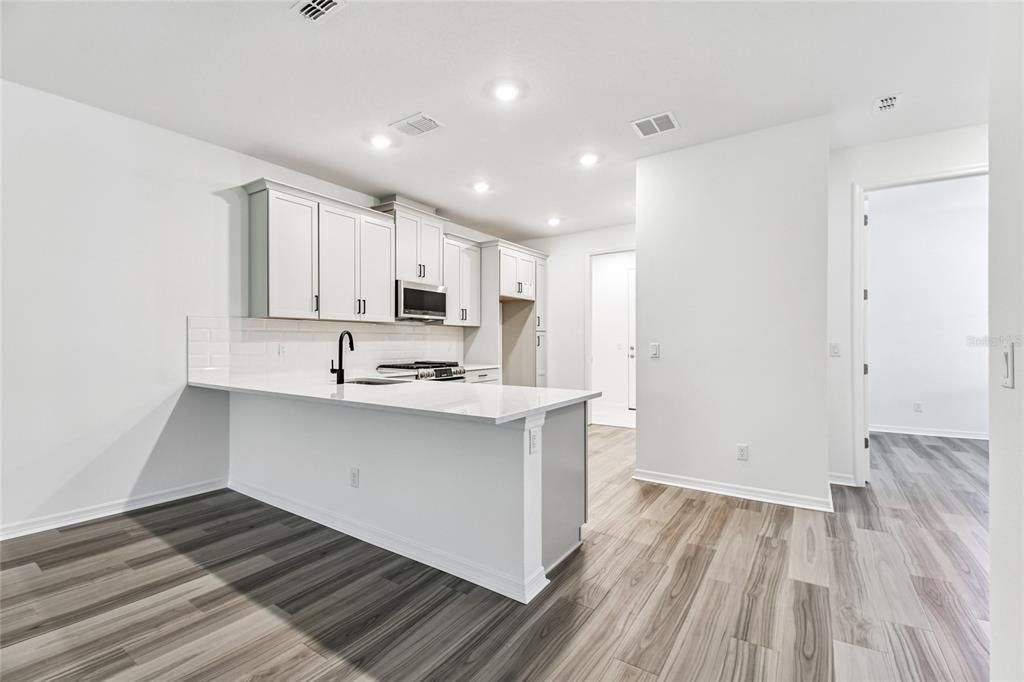 For Sale: $379,999 (2 beds, 2 baths, 1452 Square Feet)