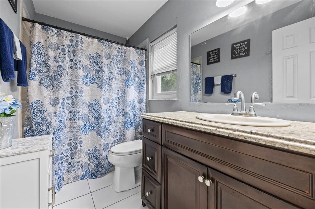 Active With Contract: $189,000 (3 beds, 1 baths, 1025 Square Feet)