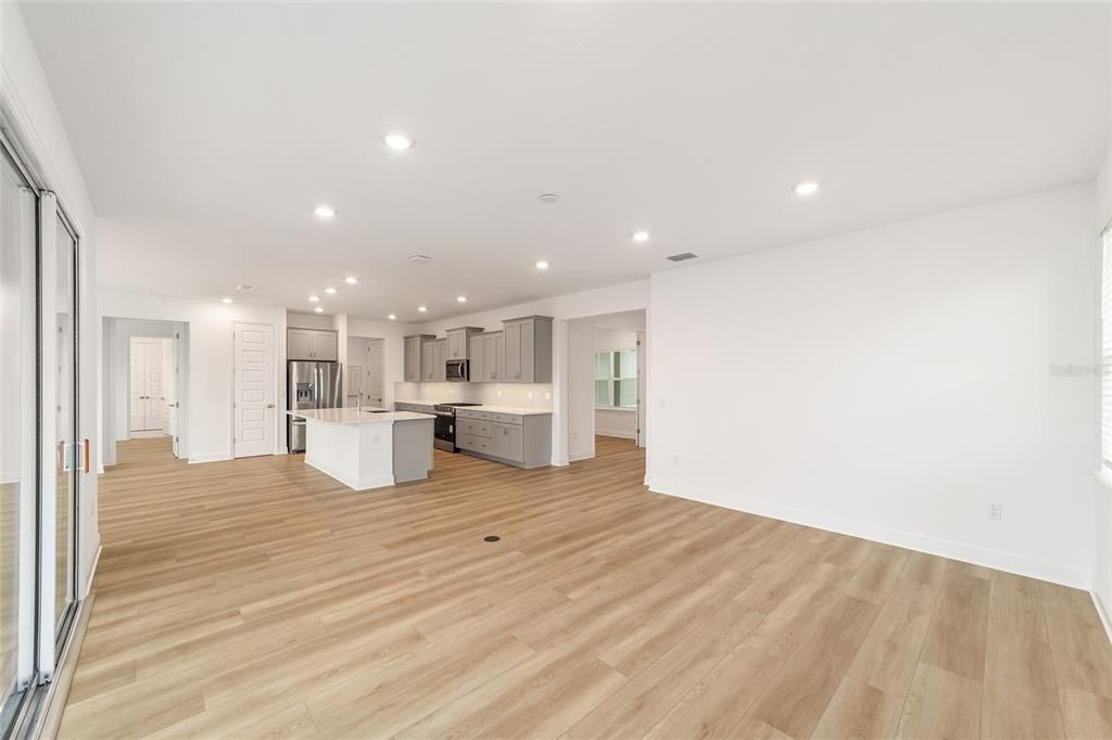 For Sale: $391,000 (2 beds, 2 baths, 2142 Square Feet)