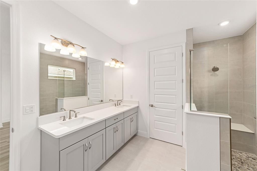 For Sale: $391,000 (2 beds, 2 baths, 2142 Square Feet)