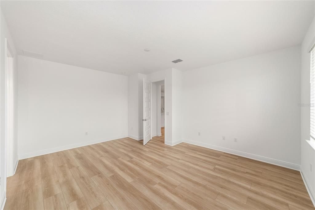 For Sale: $391,000 (2 beds, 2 baths, 2142 Square Feet)