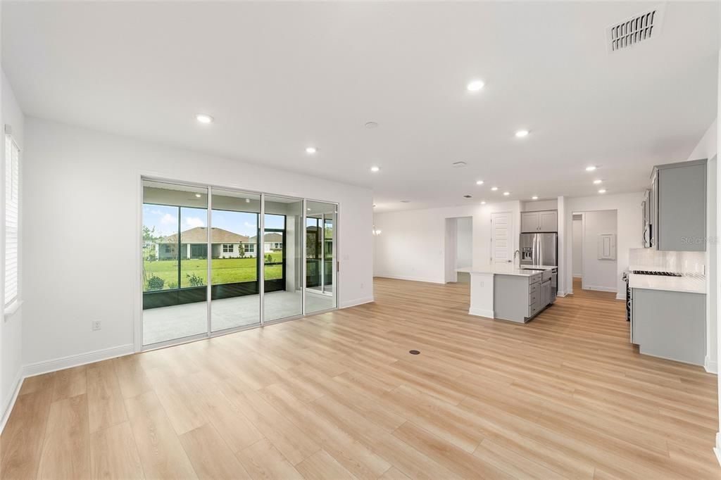 For Sale: $391,000 (2 beds, 2 baths, 2142 Square Feet)