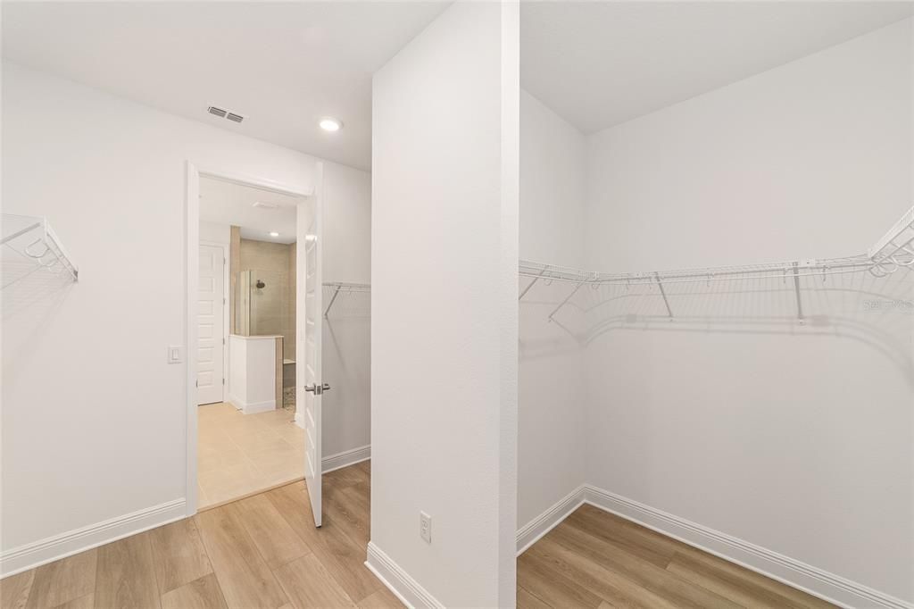 For Sale: $391,000 (2 beds, 2 baths, 2142 Square Feet)