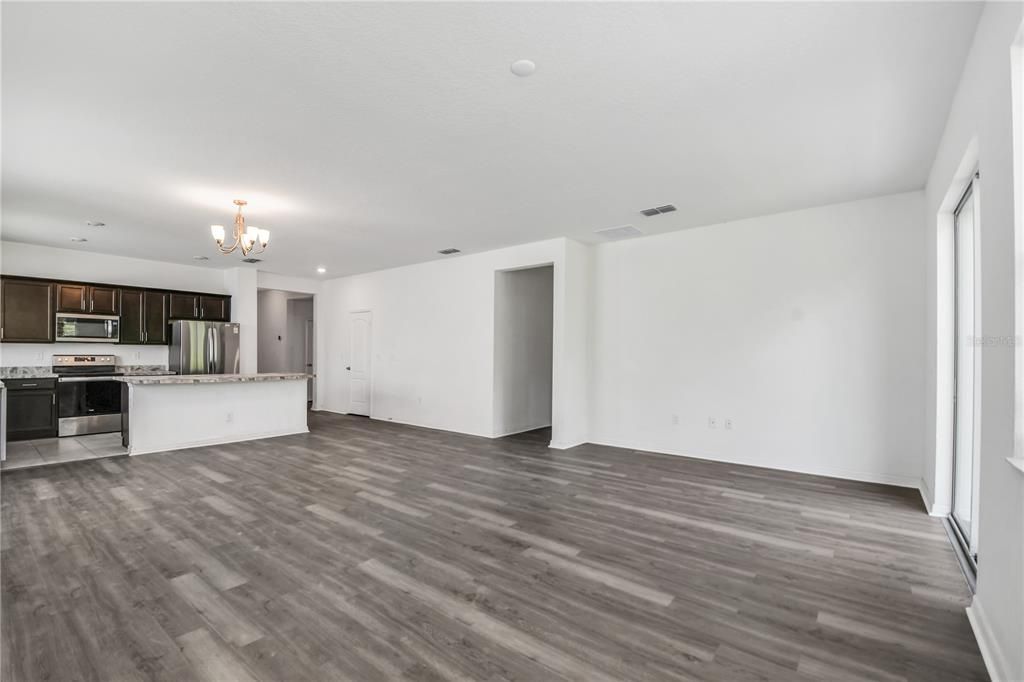 For Sale: $410,000 (4 beds, 2 baths, 2148 Square Feet)