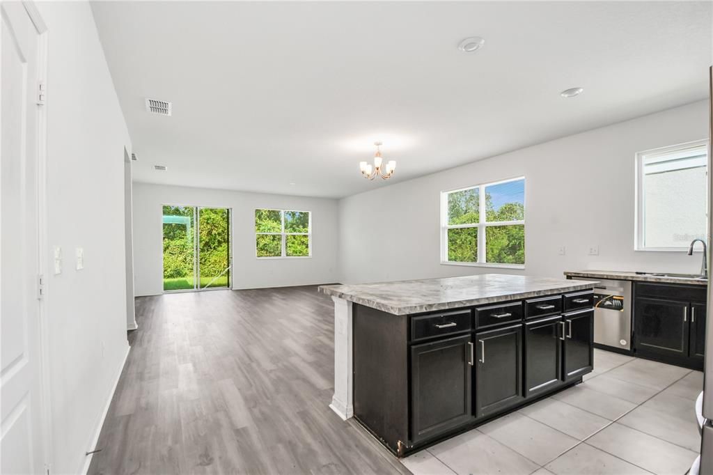 For Sale: $410,000 (4 beds, 2 baths, 2148 Square Feet)