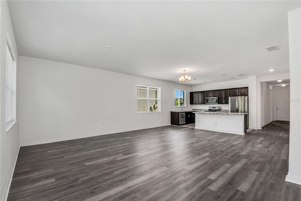 For Sale: $410,000 (4 beds, 2 baths, 2148 Square Feet)