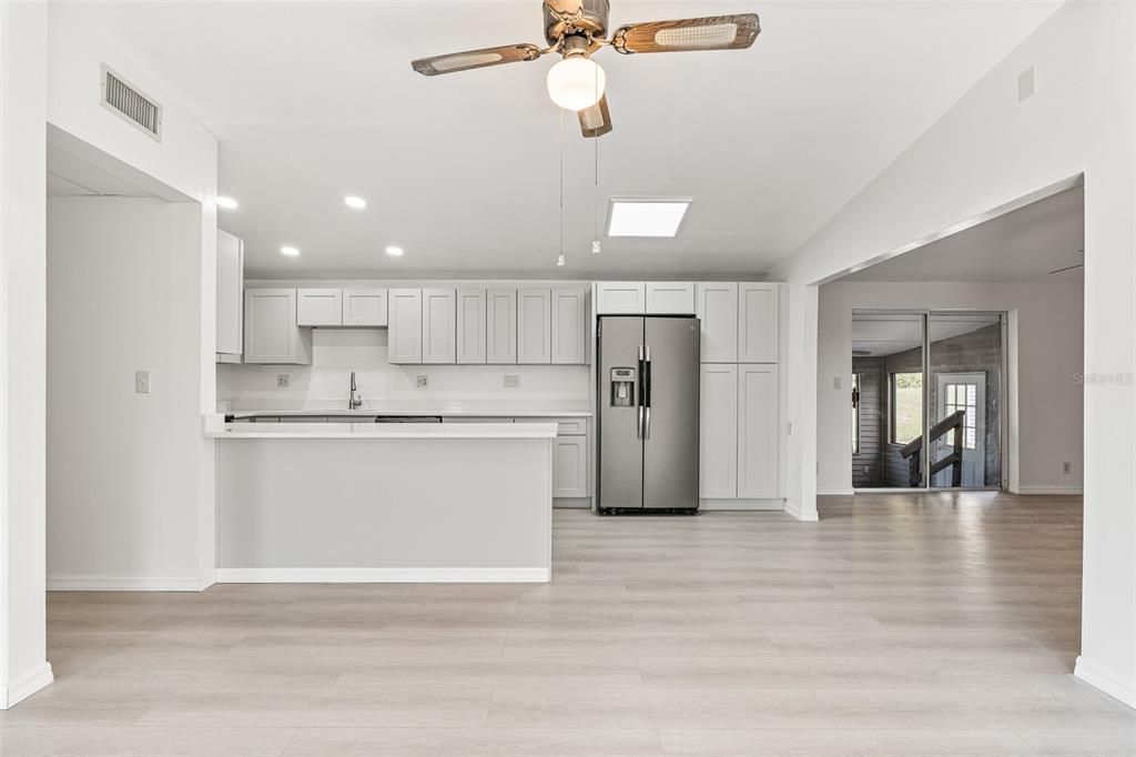 For Sale: $359,900 (4 beds, 2 baths, 1776 Square Feet)