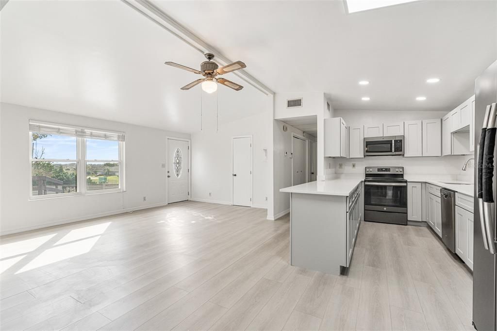 For Sale: $359,900 (4 beds, 2 baths, 1776 Square Feet)