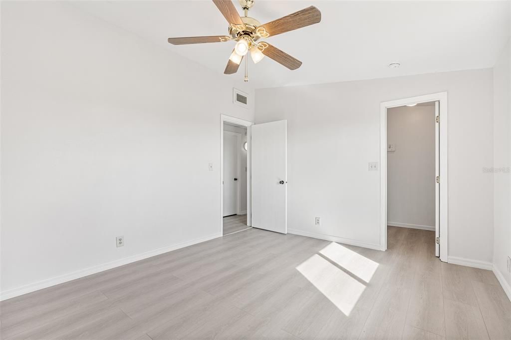 For Sale: $359,900 (4 beds, 2 baths, 1776 Square Feet)