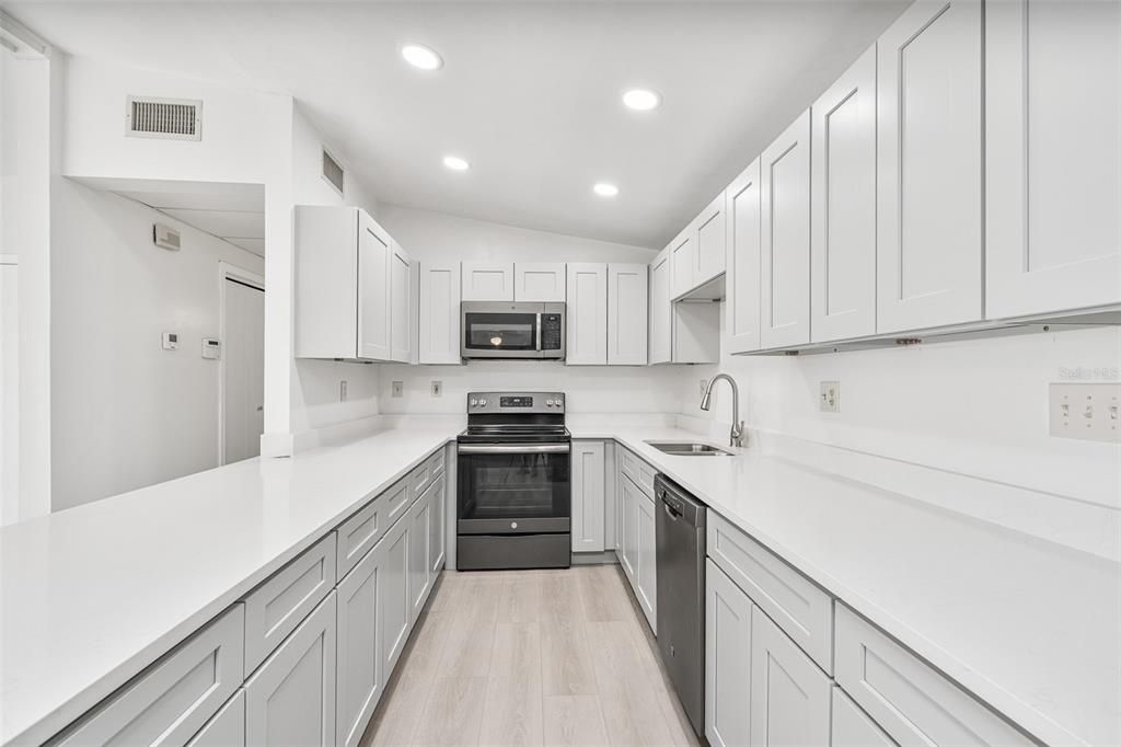 For Sale: $359,900 (4 beds, 2 baths, 1776 Square Feet)