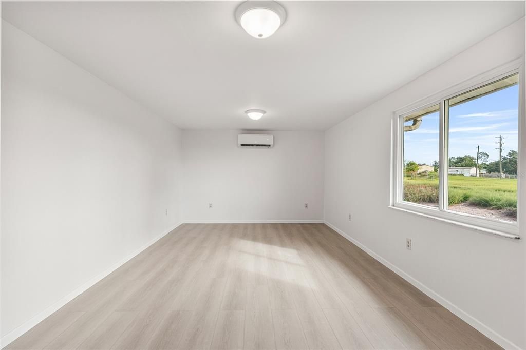 For Sale: $359,900 (4 beds, 2 baths, 1776 Square Feet)