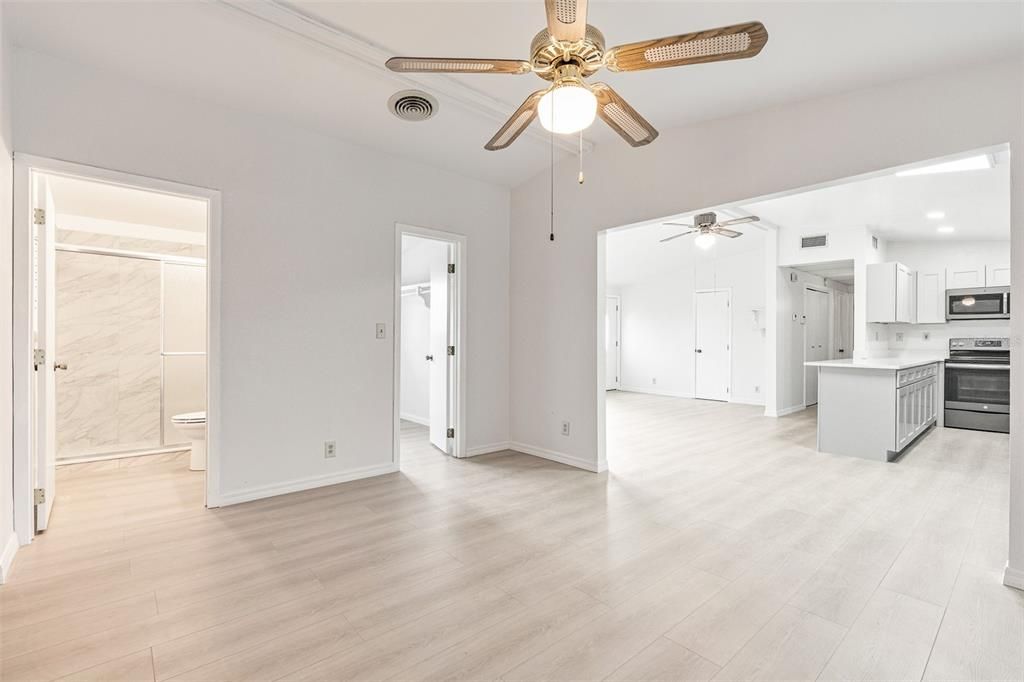 For Sale: $359,900 (4 beds, 2 baths, 1776 Square Feet)