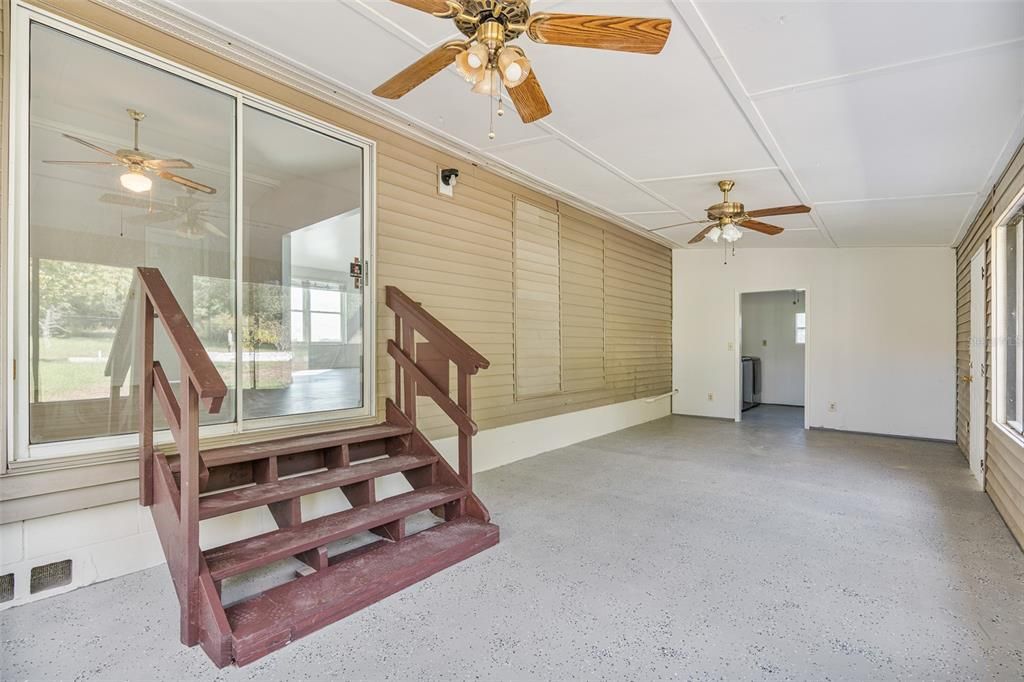 For Sale: $359,900 (4 beds, 2 baths, 1776 Square Feet)