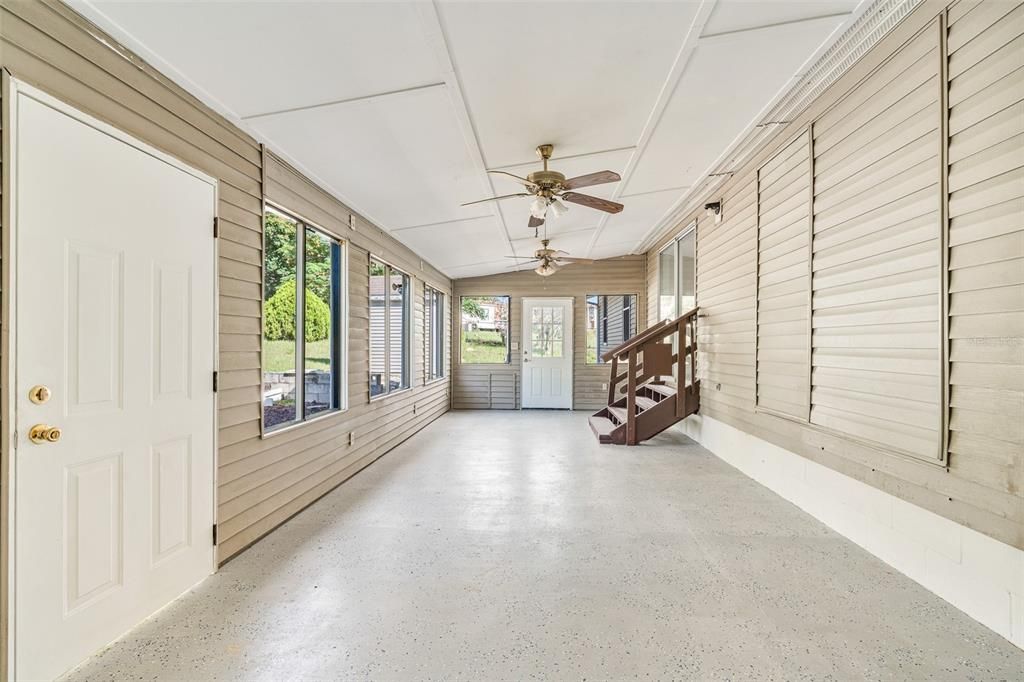 For Sale: $359,900 (4 beds, 2 baths, 1776 Square Feet)