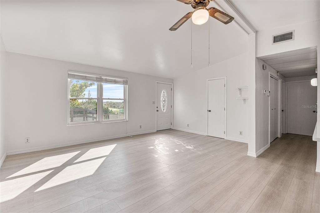 For Sale: $359,900 (4 beds, 2 baths, 1776 Square Feet)