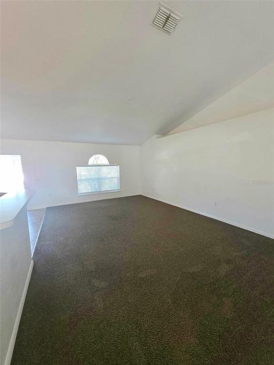 For Rent: $1,750 (3 beds, 2 baths, 1675 Square Feet)