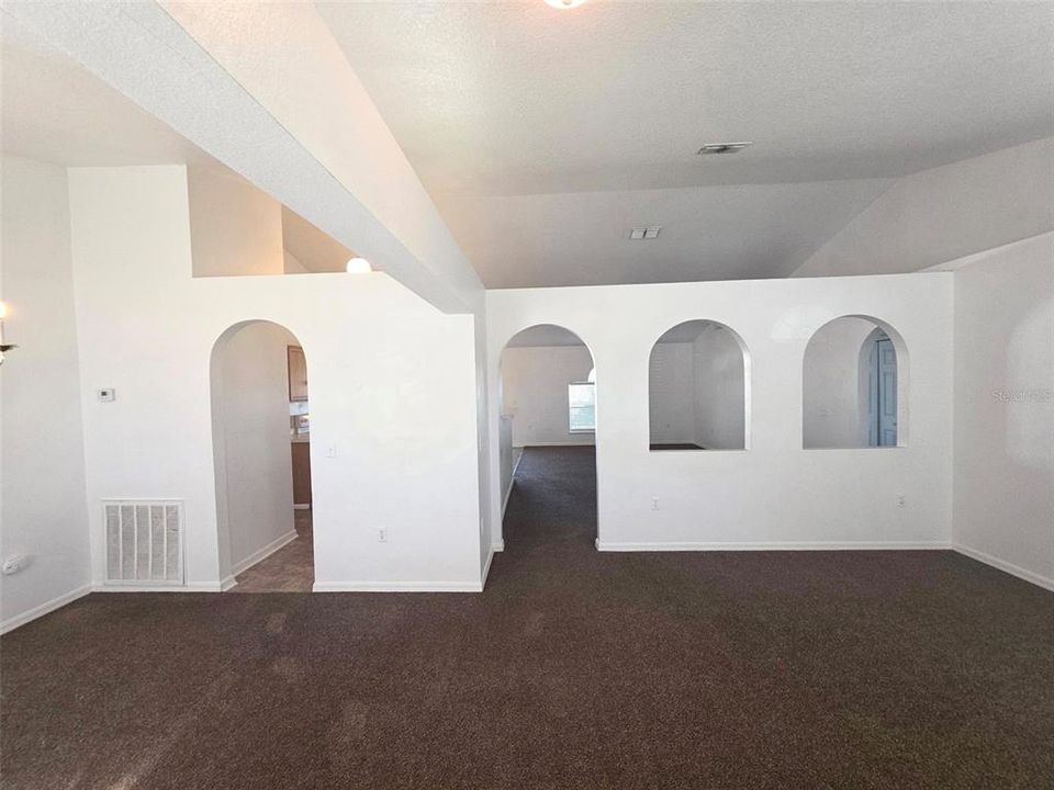 For Rent: $1,750 (3 beds, 2 baths, 1675 Square Feet)