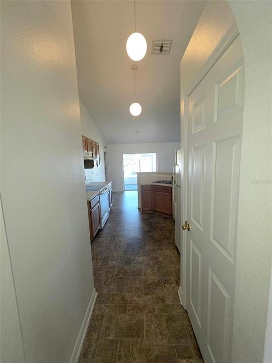 For Rent: $1,750 (3 beds, 2 baths, 1675 Square Feet)